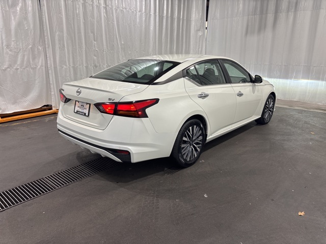 2023 Nissan Altima 2.5 SV photo 3