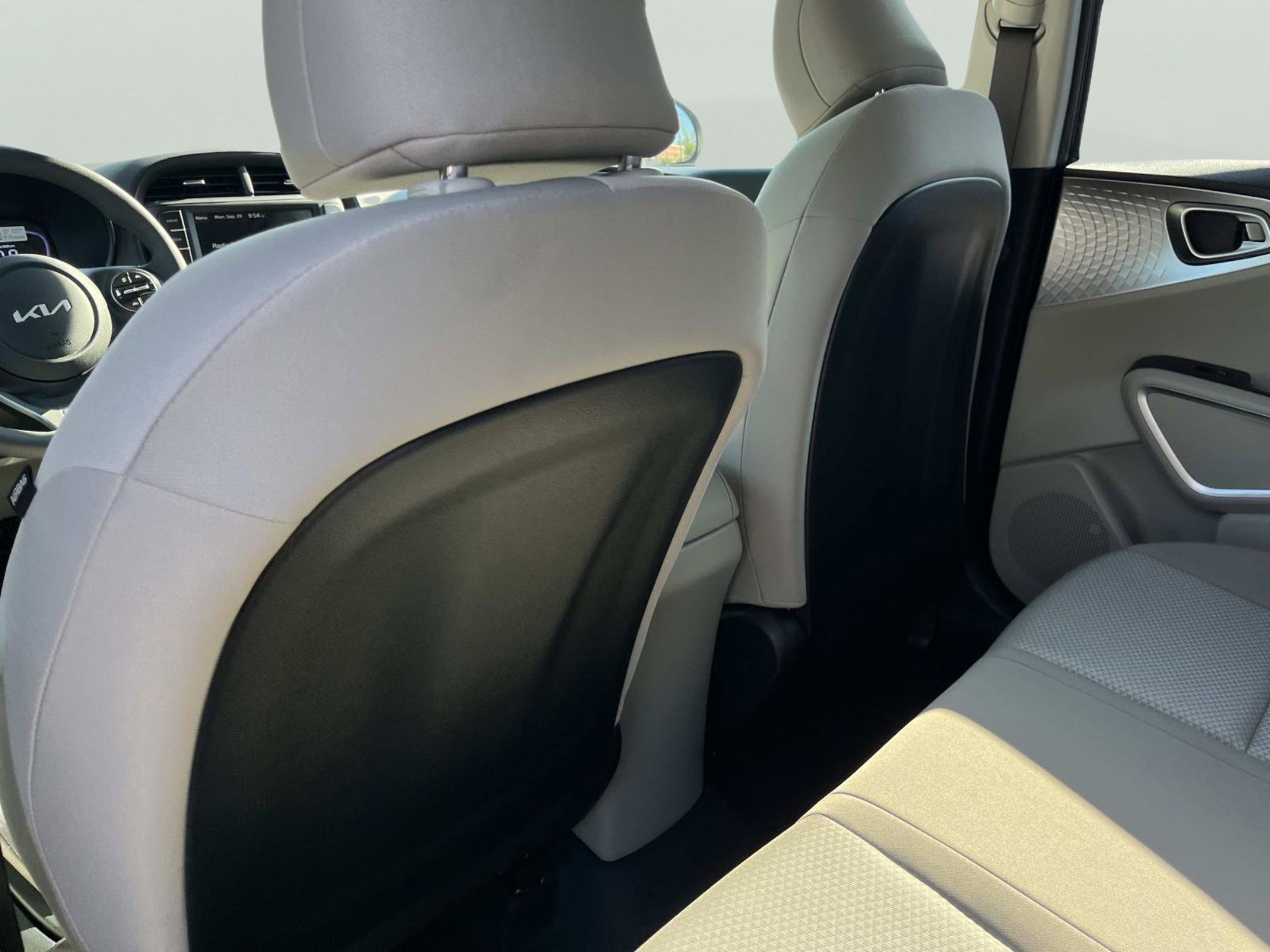 2025 Kia Soul LX photo 16