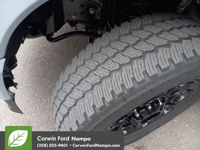 New 2025 Glacier Gray Metallic Tri-Coat Ford Lariat image 35