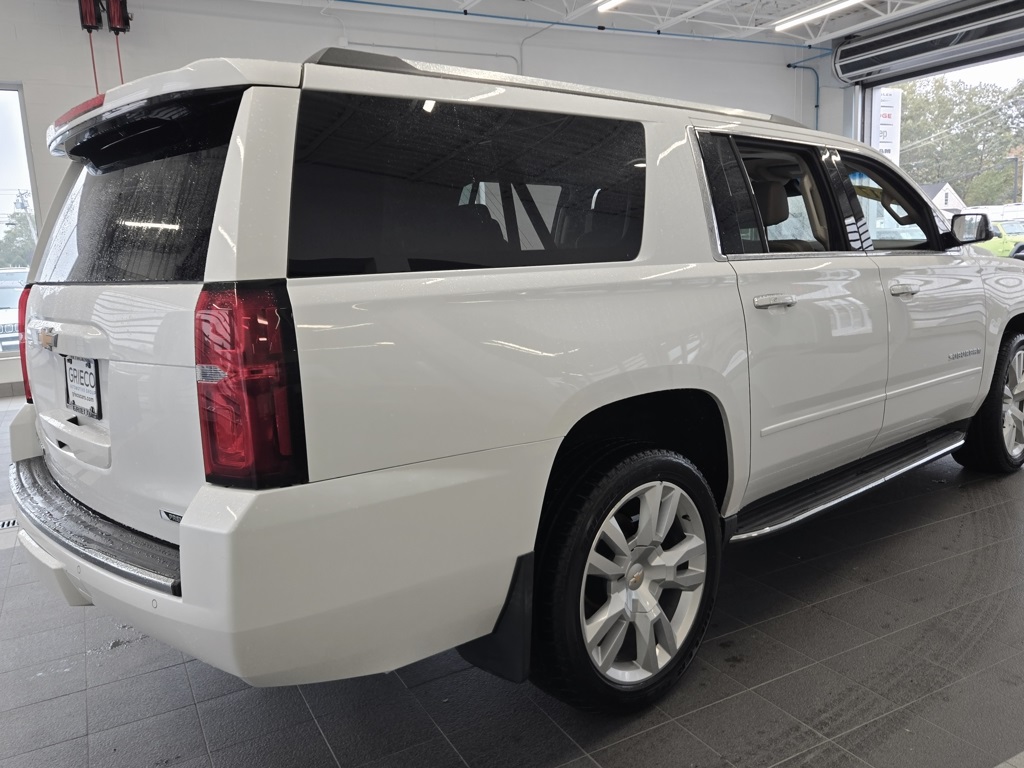 2017 Chevrolet Suburban Premier photo 9