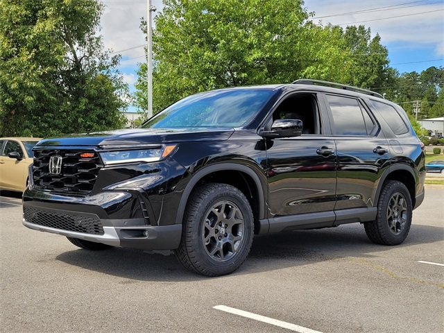 2025 Honda Pilot TrailSport photo 3