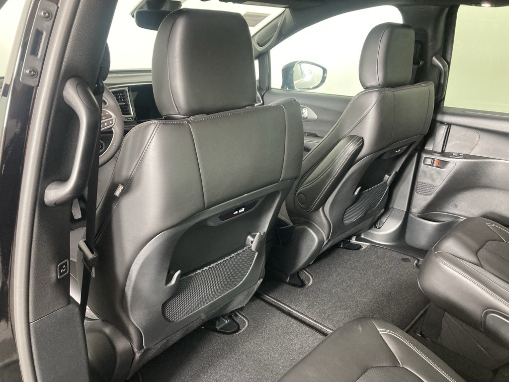 2025 Chrysler Pacifica photo 7