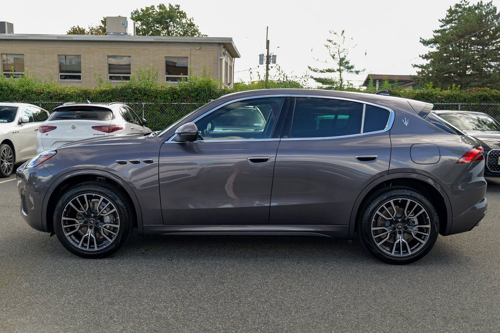 2025 Maserati Grecale photo 4