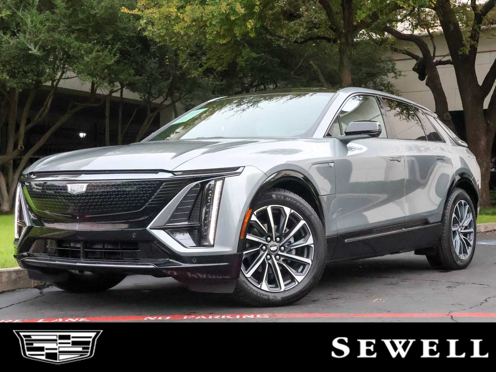 2024 Cadillac LYRIQ Sport 2's photo