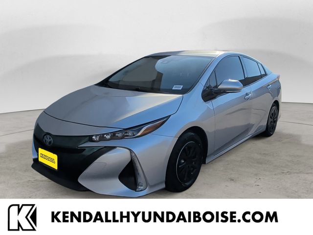 2017 Toyota Prius Prime Premium's photo
