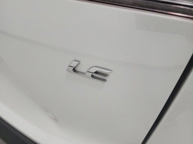 2022 Toyota Corolla Cross LE photo 9