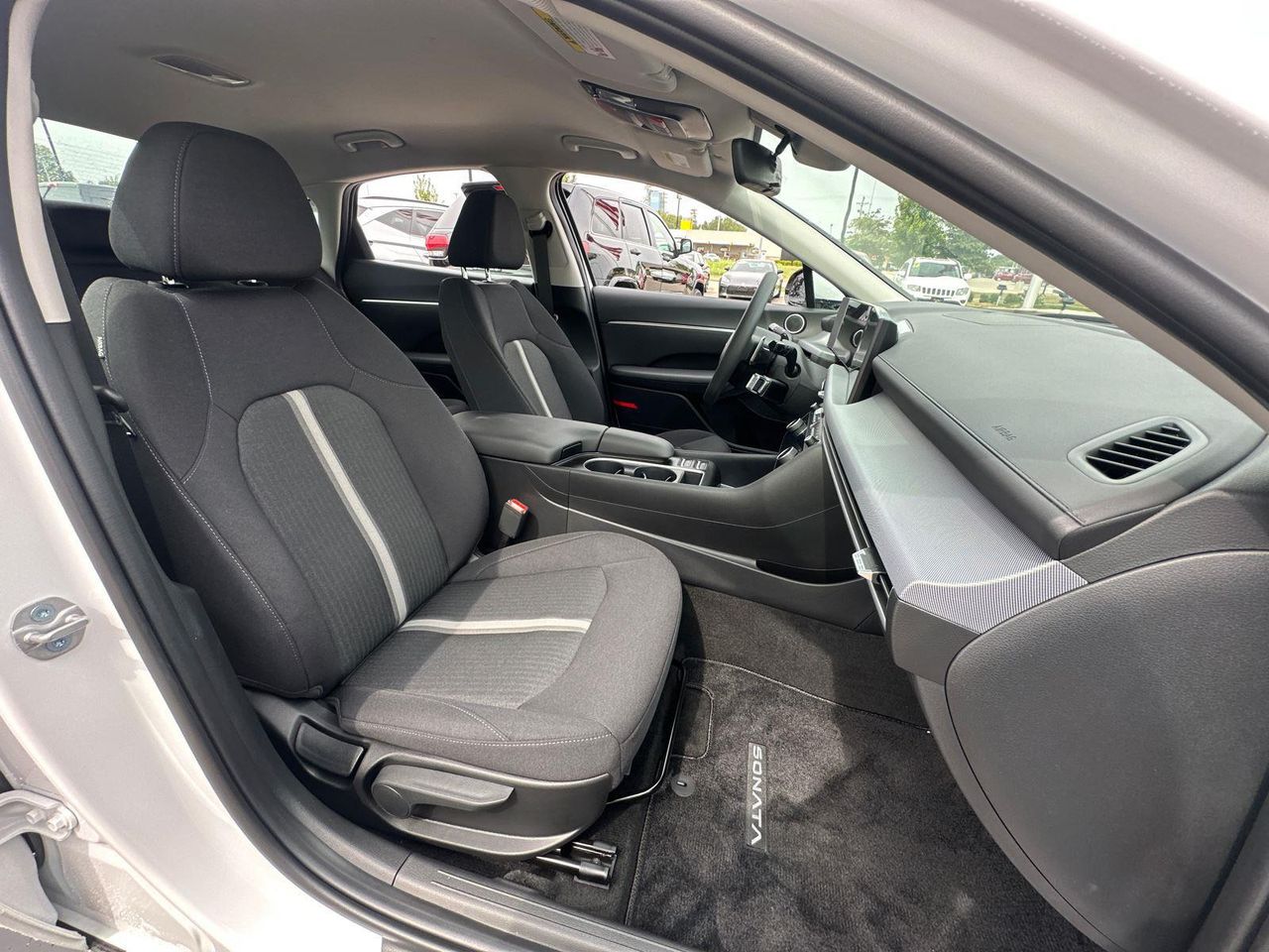 2025 Hyundai Sonata SEL photo 28