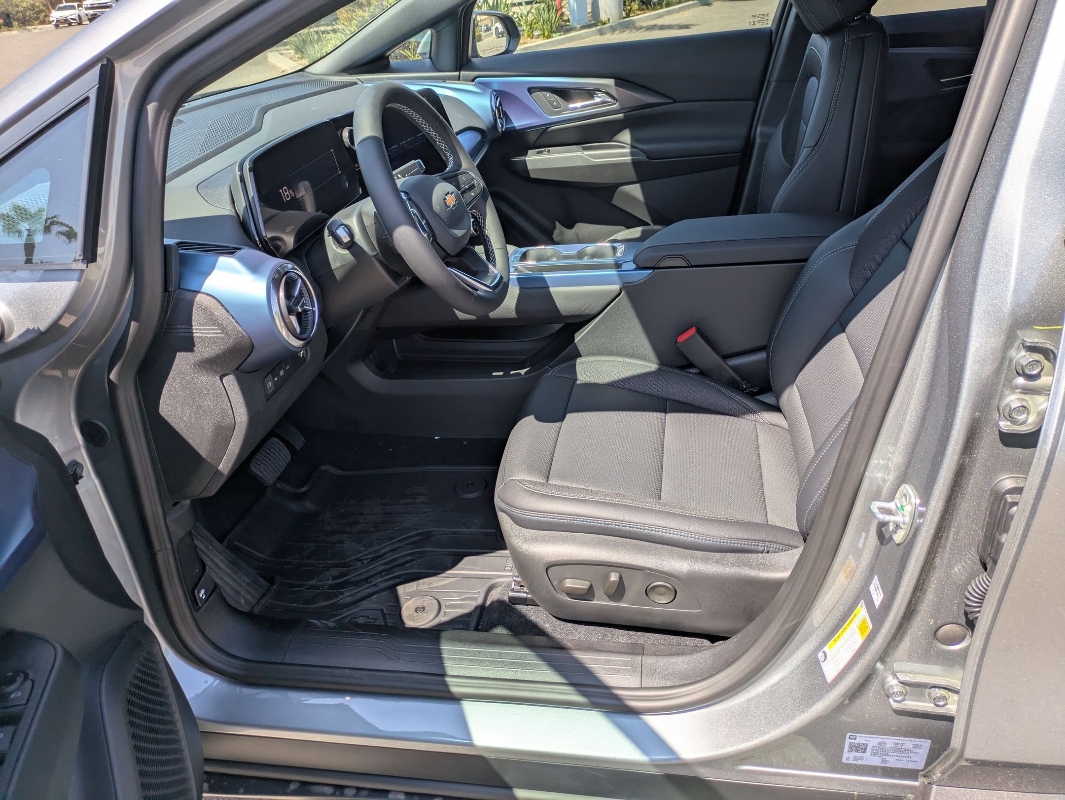 2026 Chevrolet Equinox EV 1LT photo 11