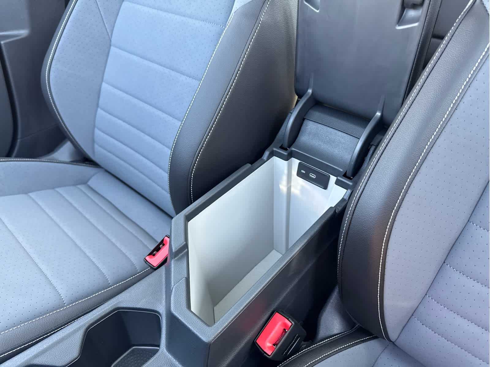 2025 Volkswagen Jetta SE photo 30