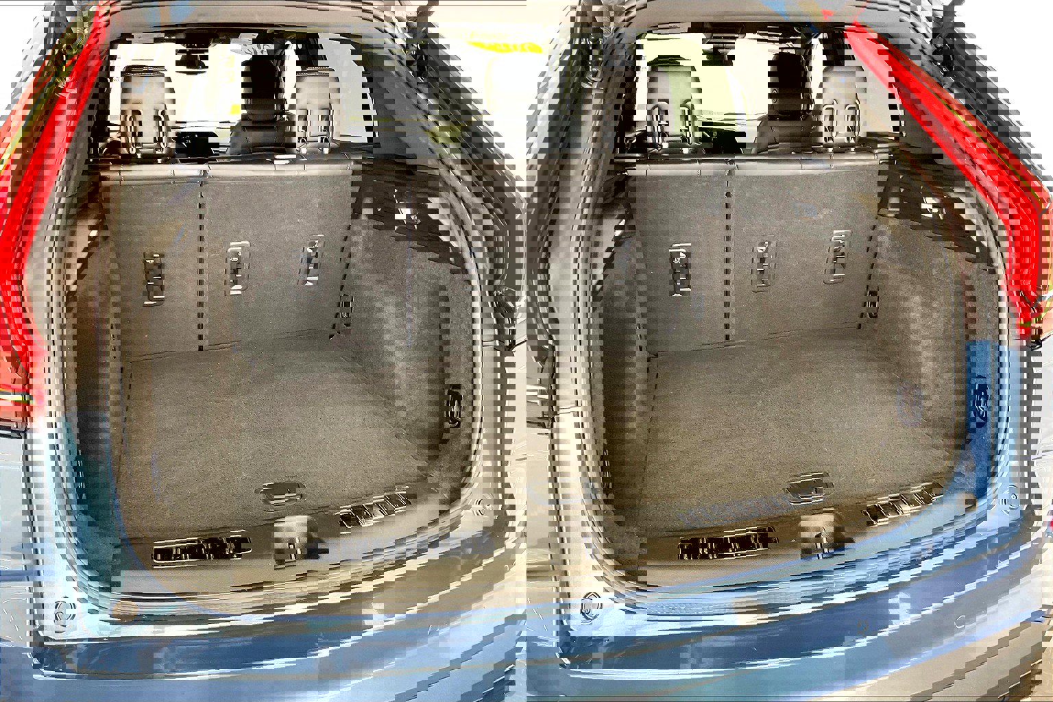 2024 Cadillac XT4 Premium Luxury photo 25