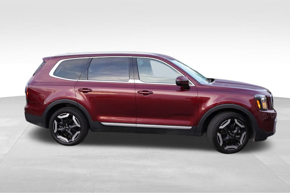 2024 Kia Telluride EX photo 2