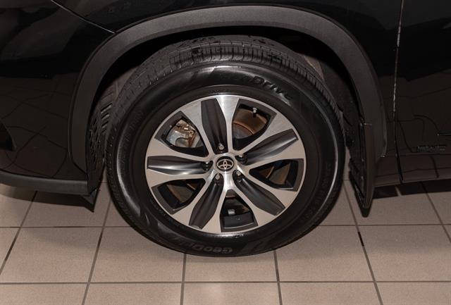 2022 Toyota Highlander XLE photo 5
