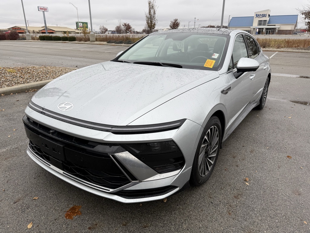 2024 Hyundai Sonata Hybrid Limited photo 3