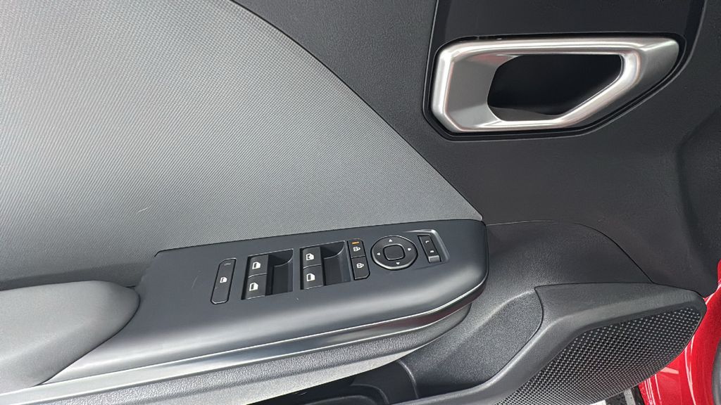 2025 Kia K4 LXS photo 16