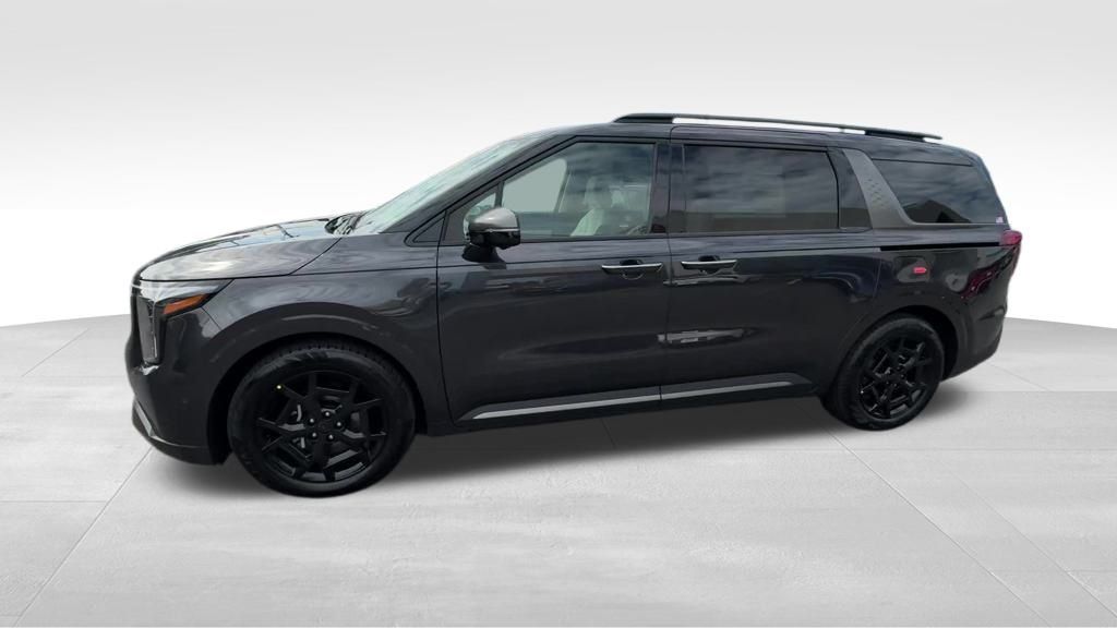 2026 Kia Carnival SX photo 2