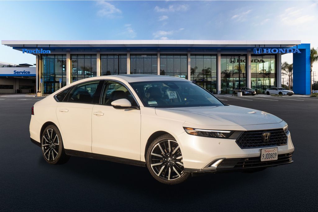 2024 Honda Accord Hybrid Touring's photo