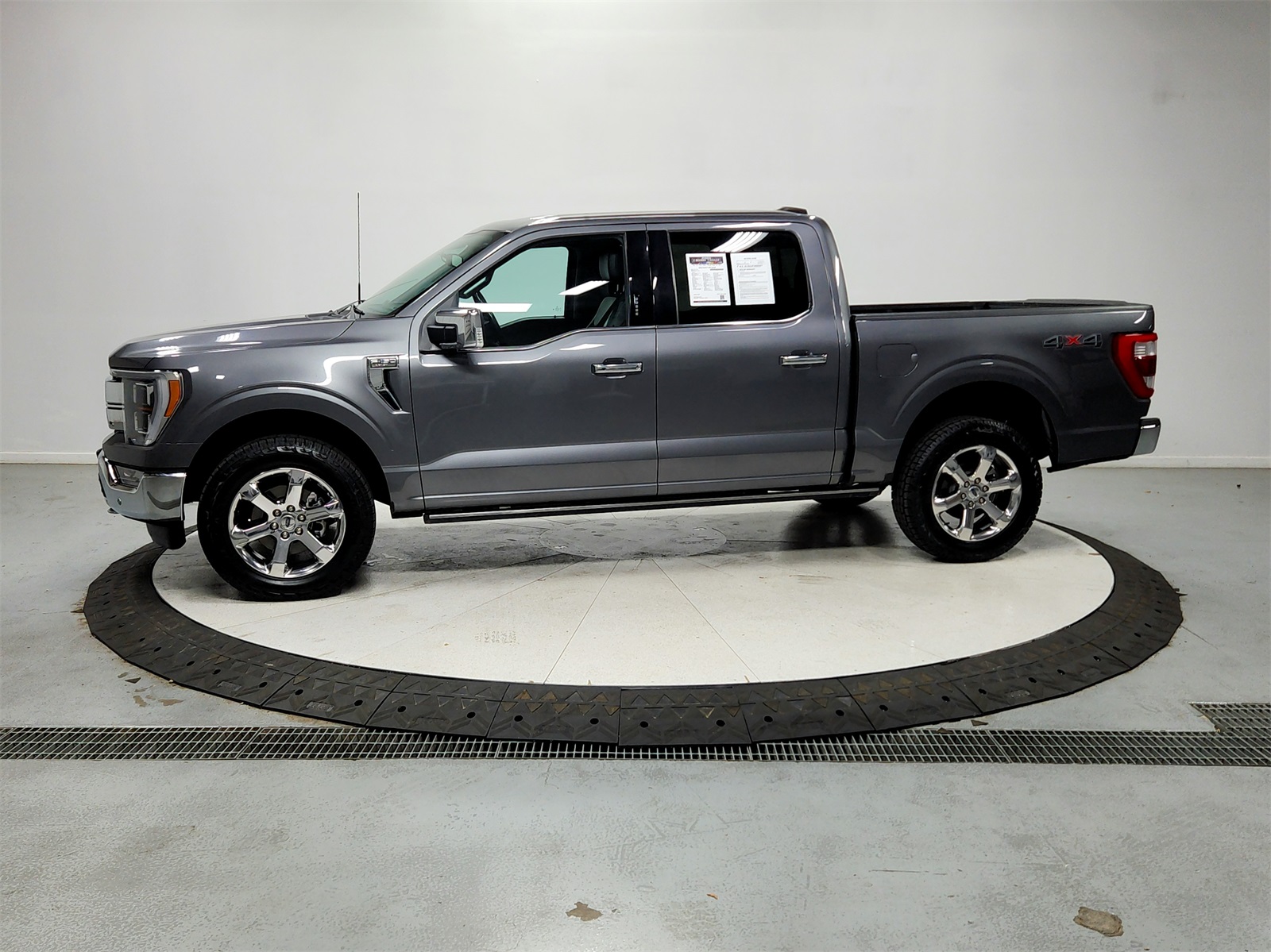 2023 Ford F-150 Lariat photo 4