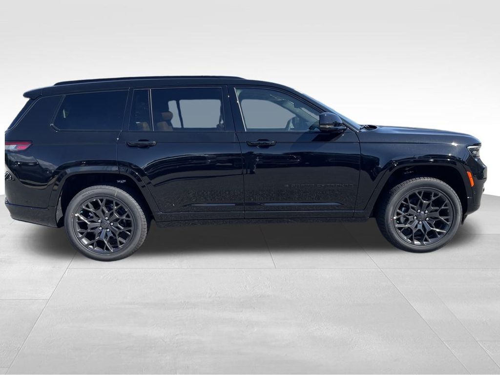 2025 Jeep Grand Cherokee L Summit photo 3