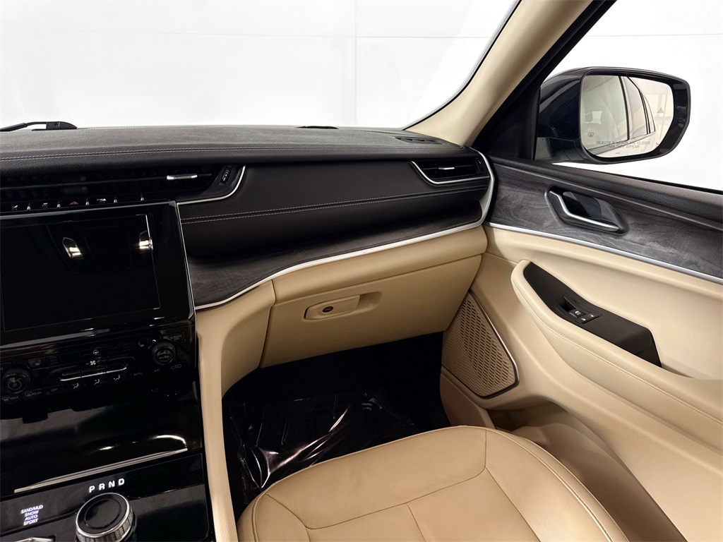 2021 Jeep Grand Cherokee Limited photo 3