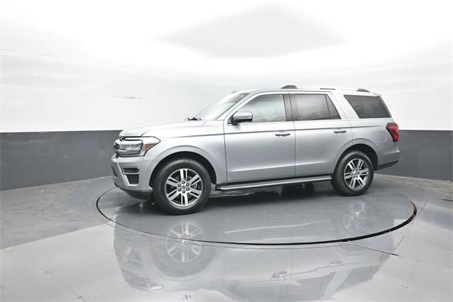 2022 Ford Expedition Limited photo 2