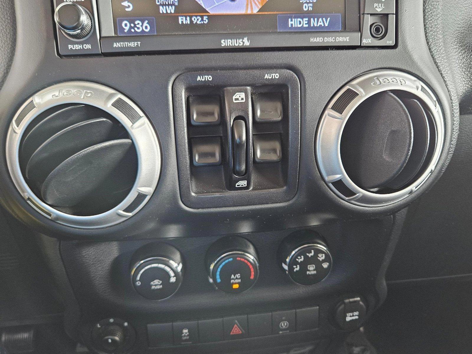 2016 Jeep Wrangler Sahara photo 14