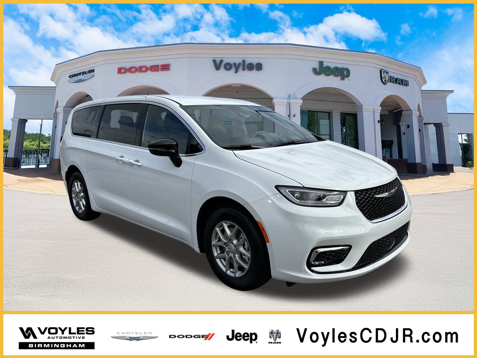 2026 Chrysler Pacifica Select's photo