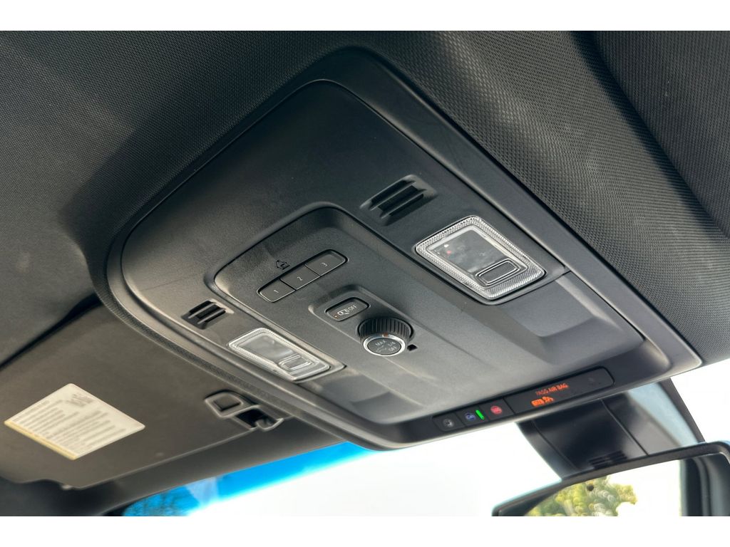 2022 Chevrolet Suburban 1500 Z71 photo 25