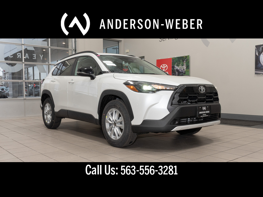 2026 Toyota Corolla Cross LE's photo