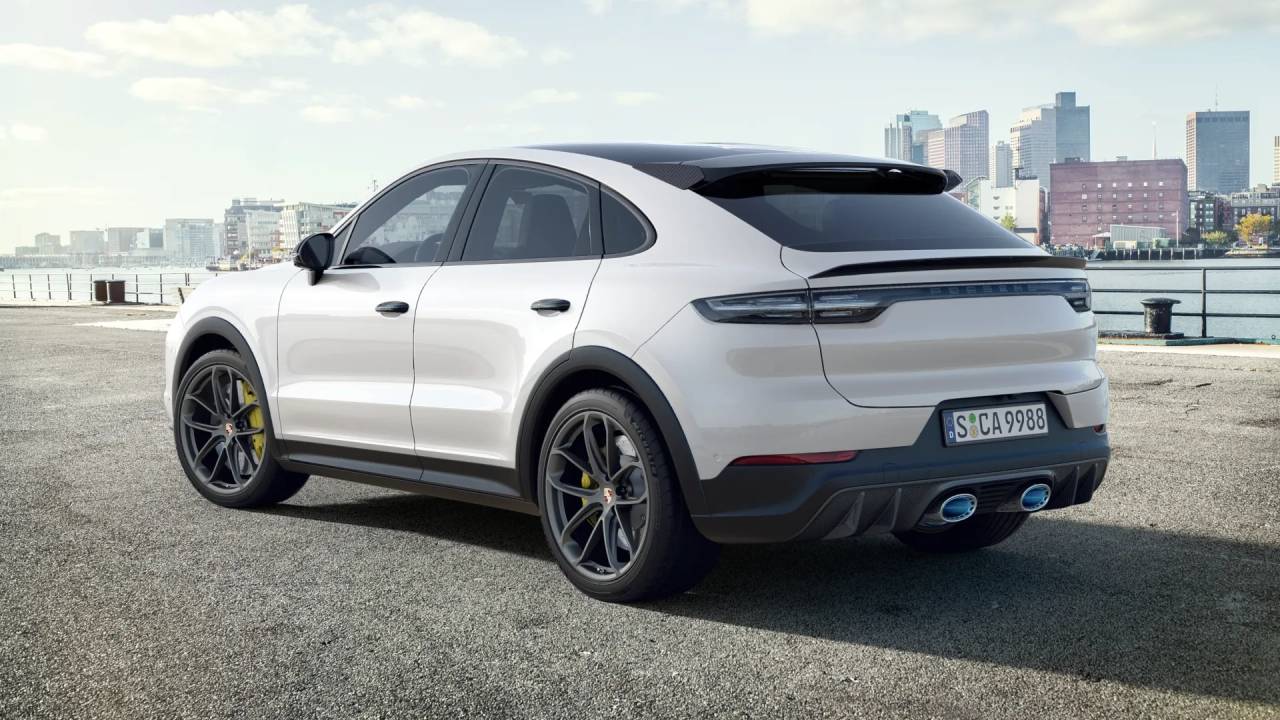 2022 Porsche Cayenne Coupe Turbo GT photo 3