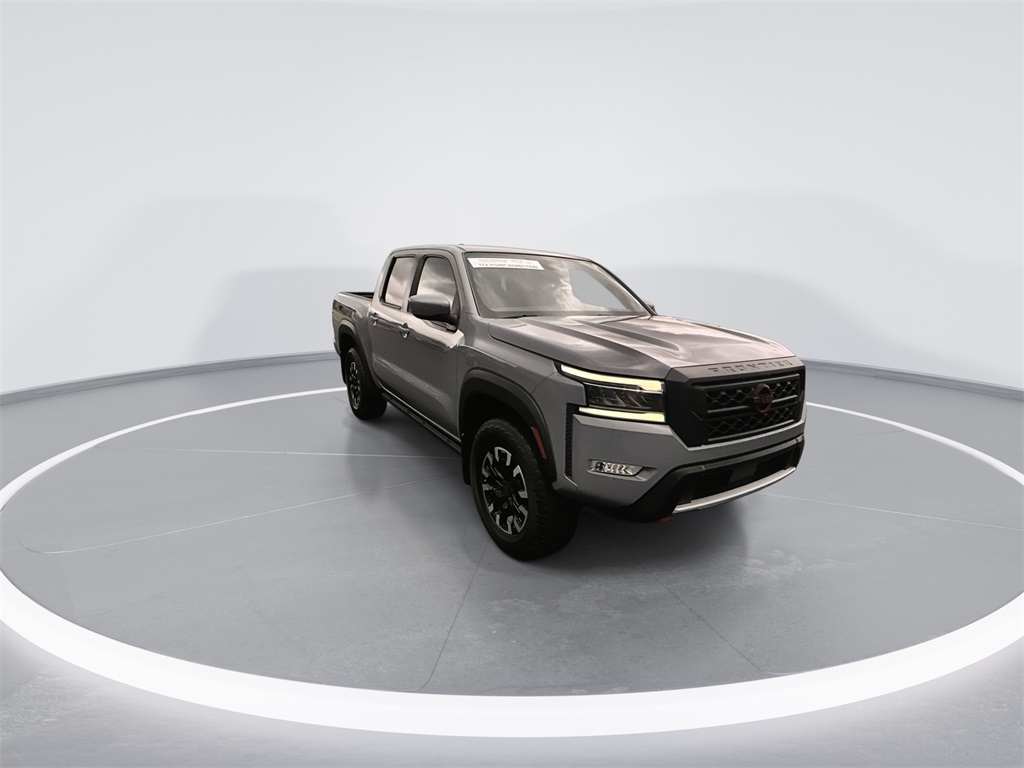 2022 Nissan Frontier PRO-4X photo 2