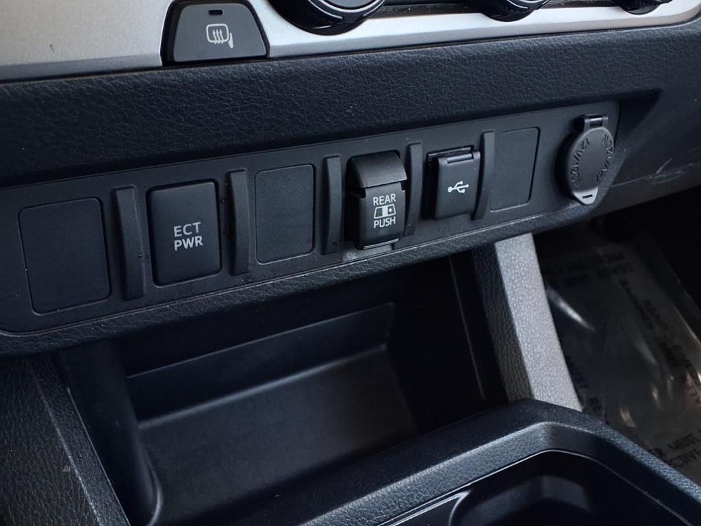 2023 Toyota Tacoma TRD Sport V6 photo 10