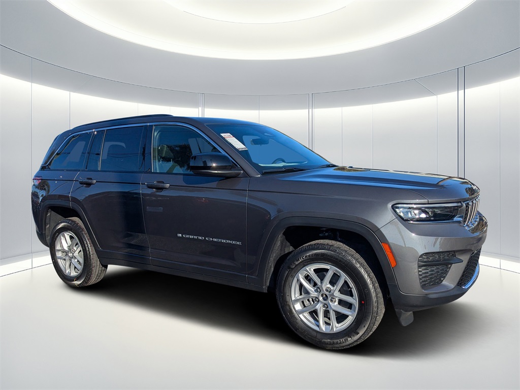 2025 Jeep Grand Cherokee Laredo's photo
