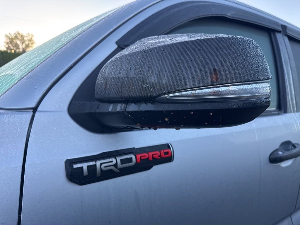 2017 Toyota Tacoma TRD Sport photo 3