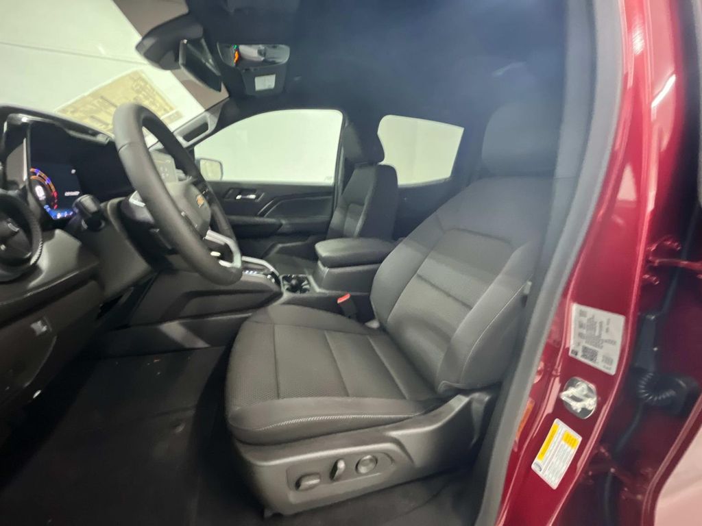 2026 Chevrolet Colorado LT photo 11