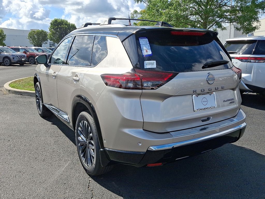 2026 Nissan Rogue Platinum photo 2