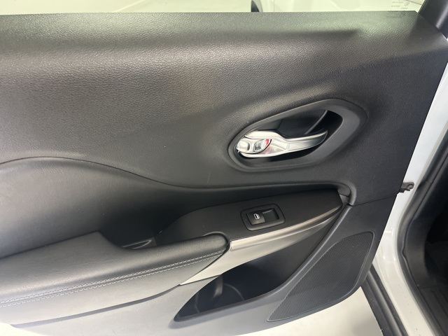 2020 Jeep Cherokee Limited photo 31