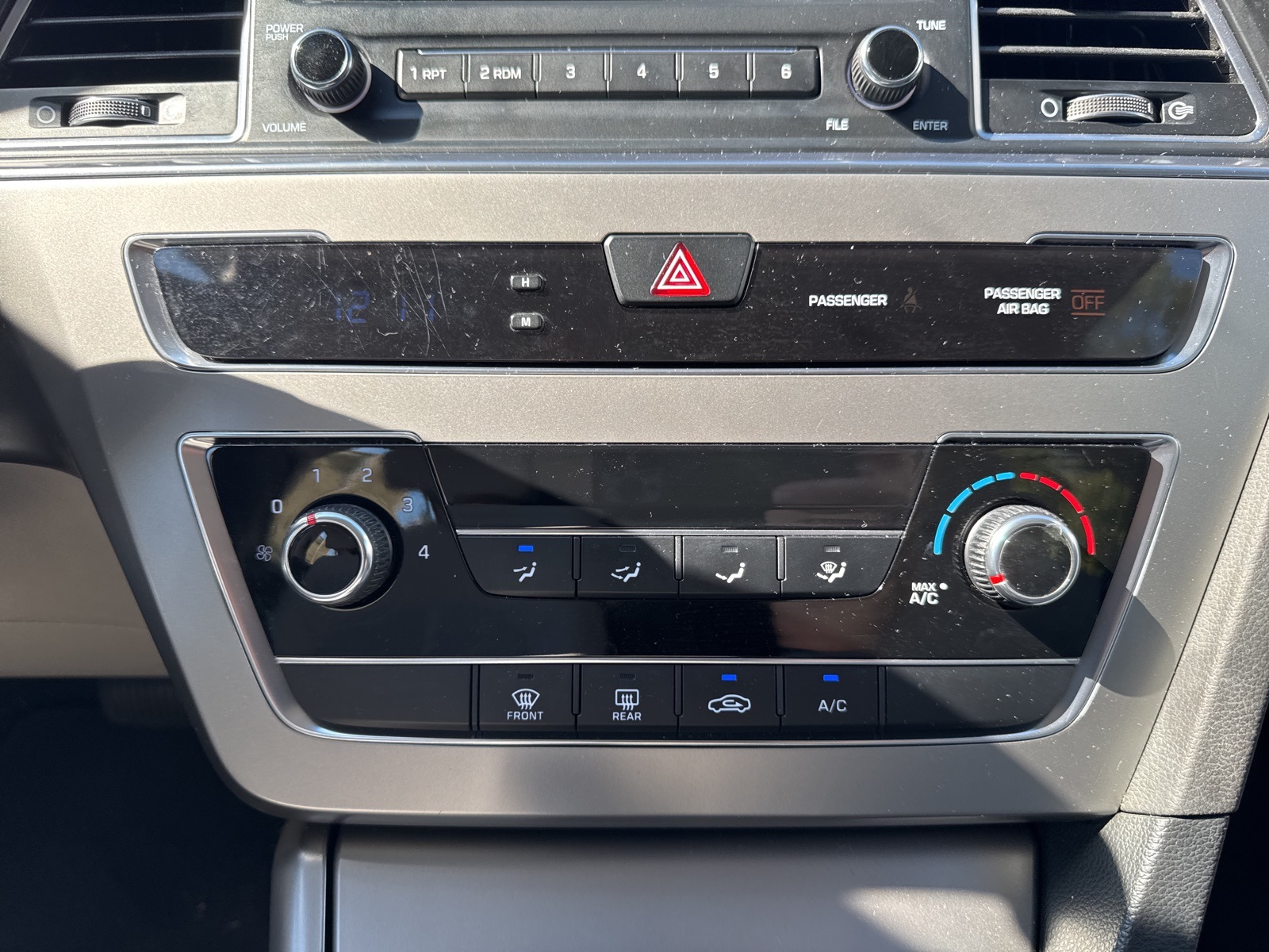 2015 Hyundai Sonata SE photo 11
