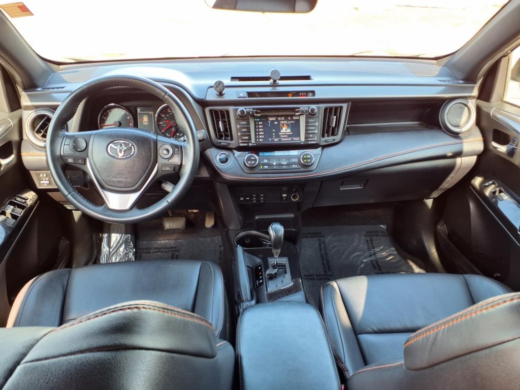 2017 Toyota RAV4 SE photo 28