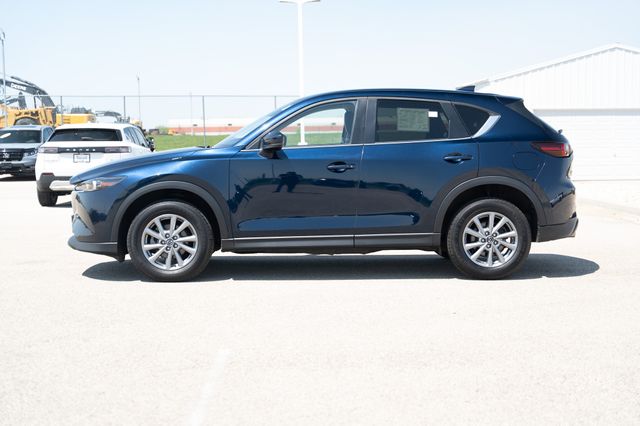 2022 Mazda CX-5 2.5 Select photo 3