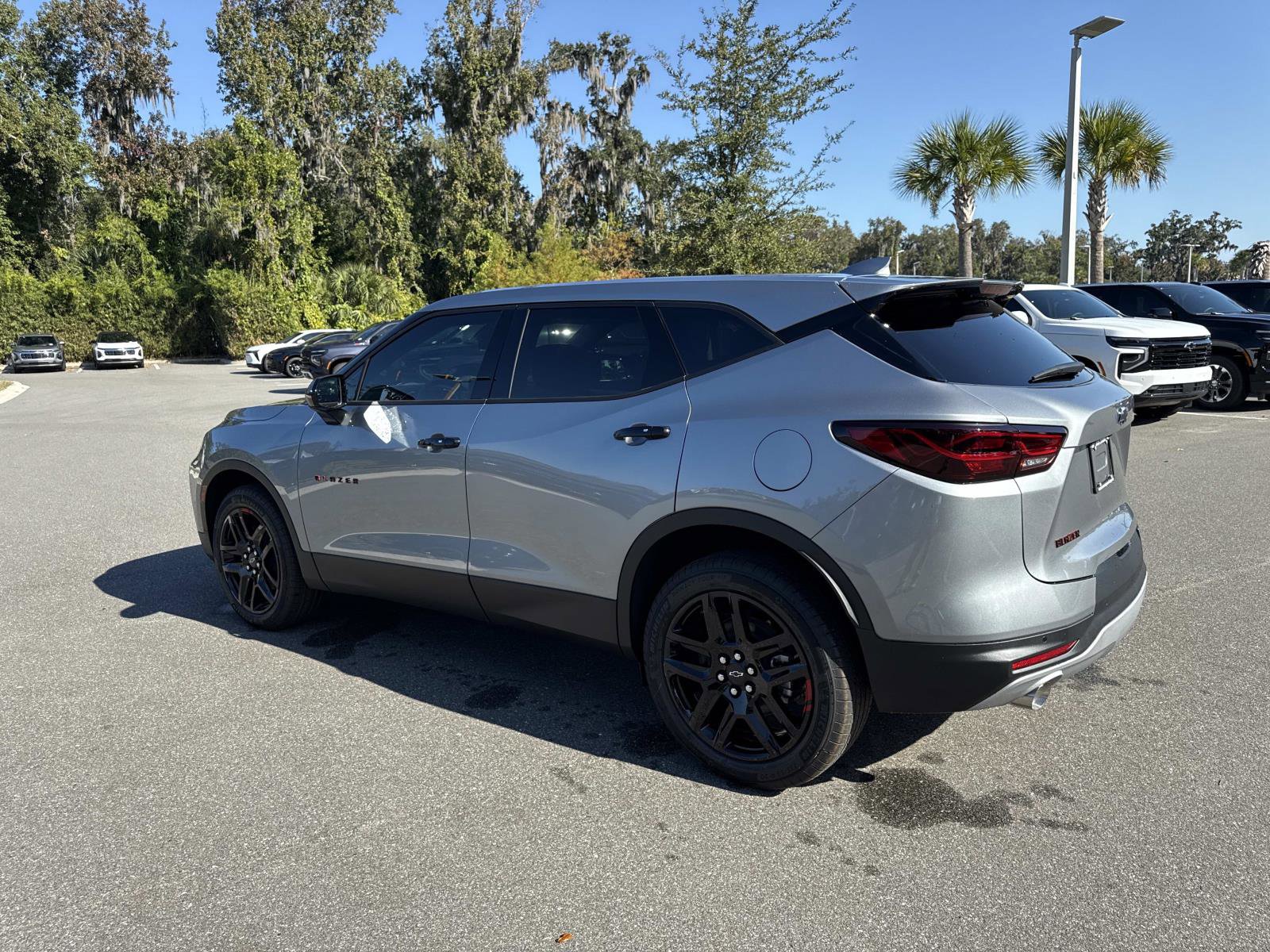 2025 Chevrolet Blazer 2LT photo 2
