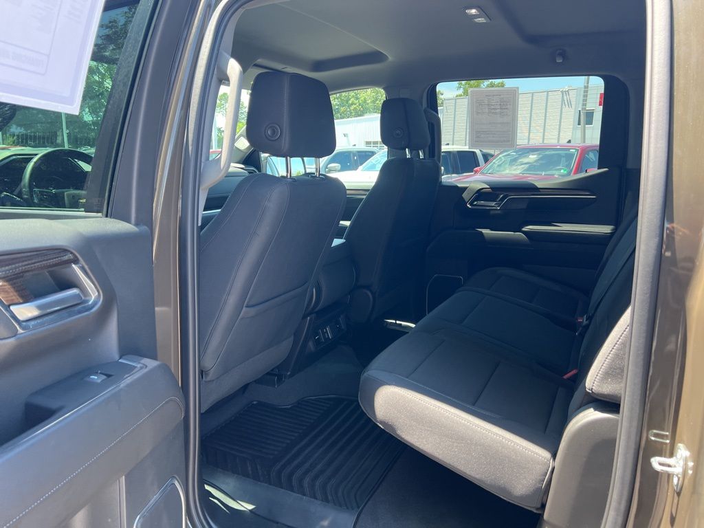2023 Chevrolet Silverado 1500 LT photo 15