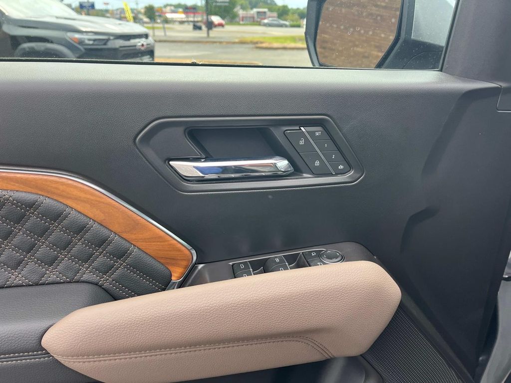 2026 Gmc Canyon Denali photo 14