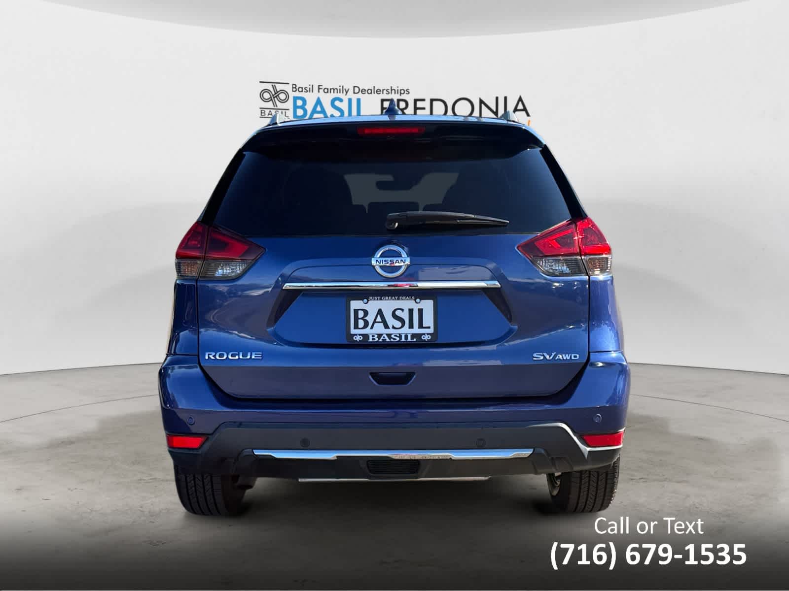 2019 Nissan Rogue SV photo 3