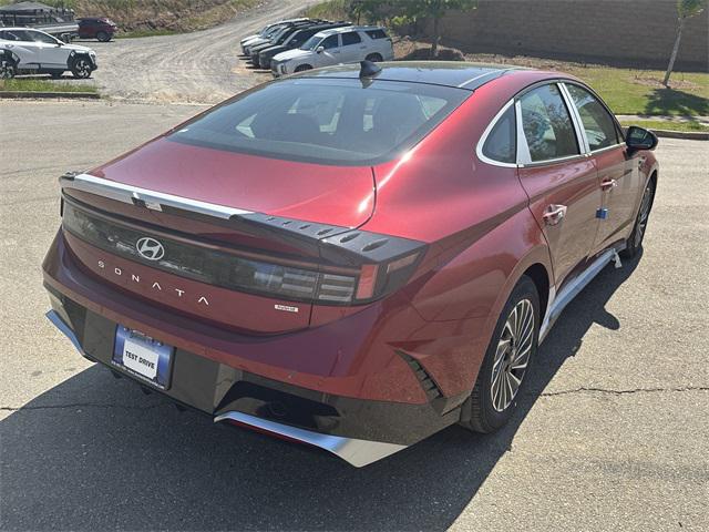 2025 Hyundai Sonata Hybrid Limited photo 5