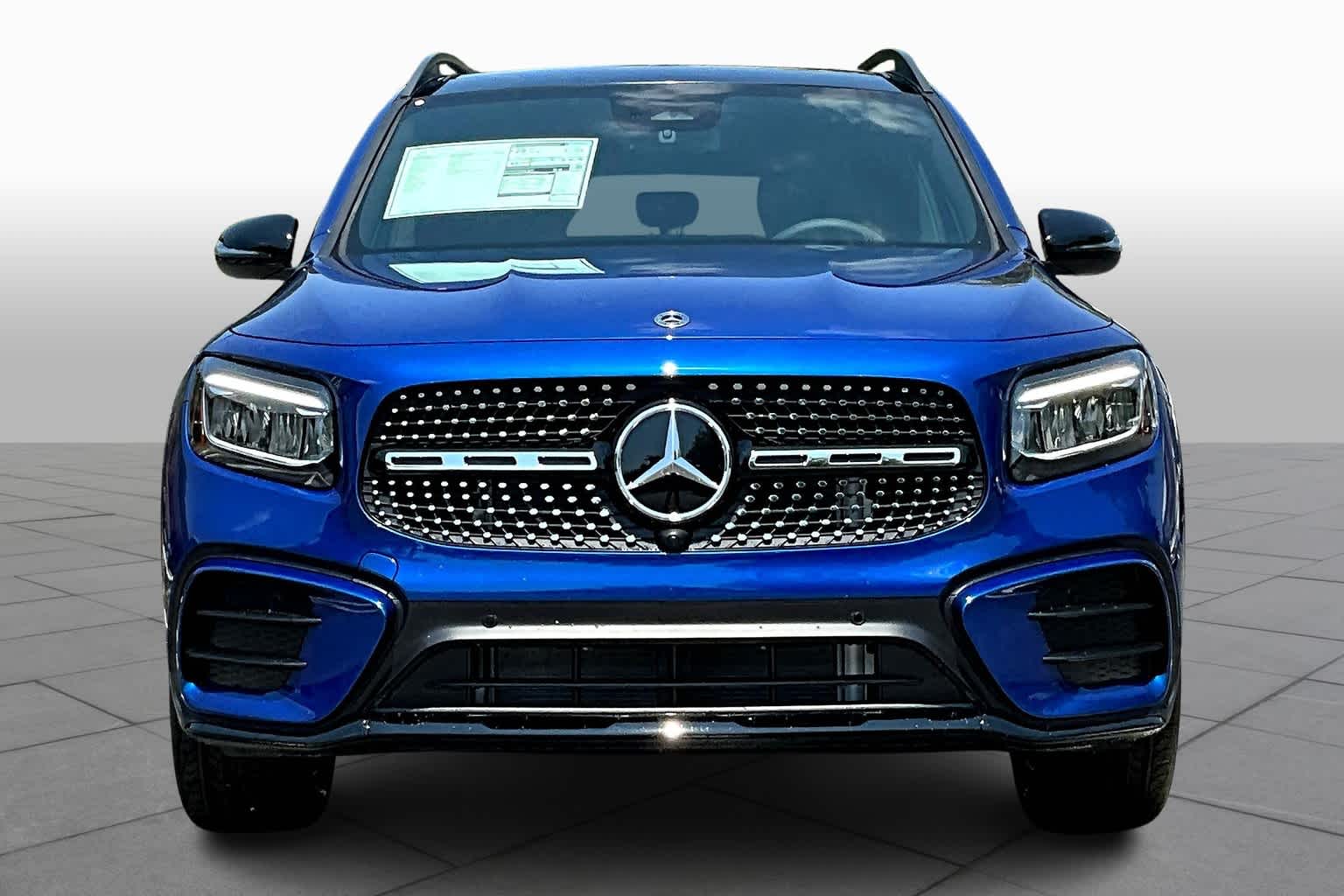 2024 Mercedes Benz GLB 250 photo 3
