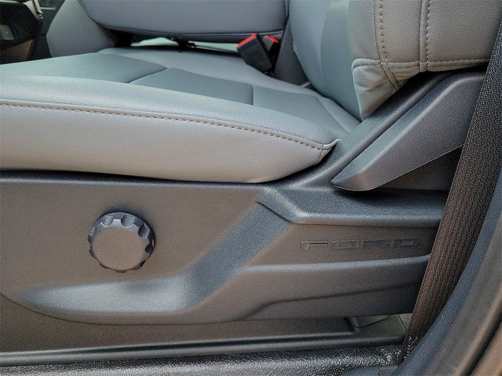 2025 Ford F-350 photo 20
