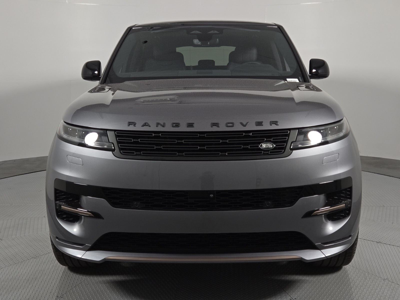 2025 Land Rover Range Rover Sport SE photo 6