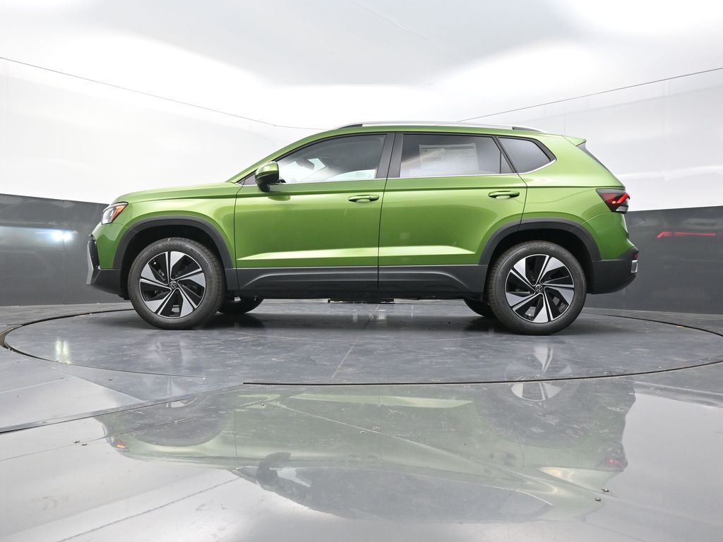 2025 Volkswagen Taos SE photo 21