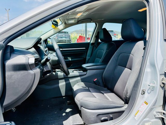 2023 Nissan Altima 2.5 SV photo 9