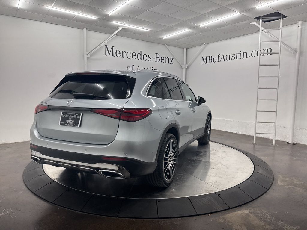 2026 Mercedes Benz GLC 300 photo 3